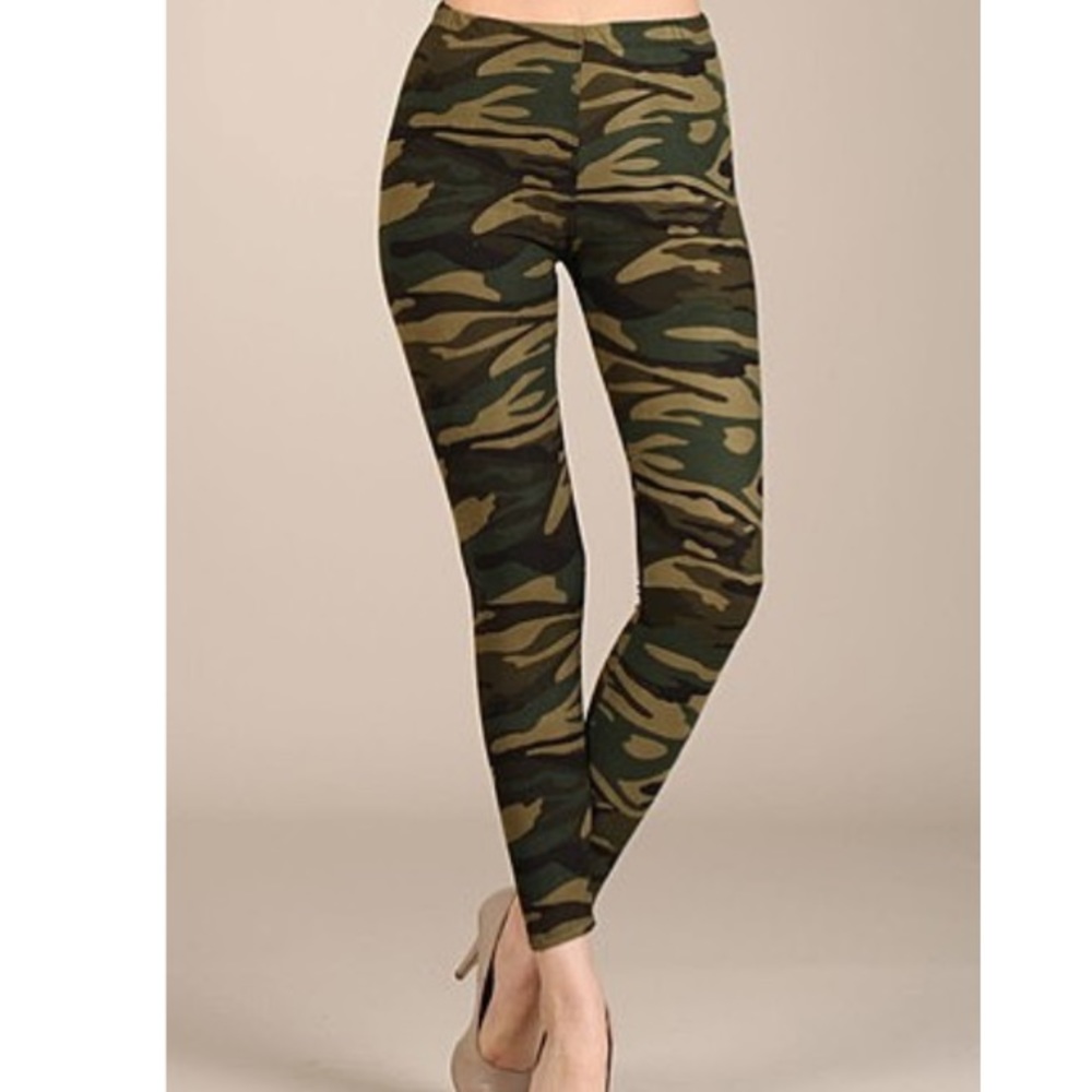 Camo leggings- new with tags - never worn